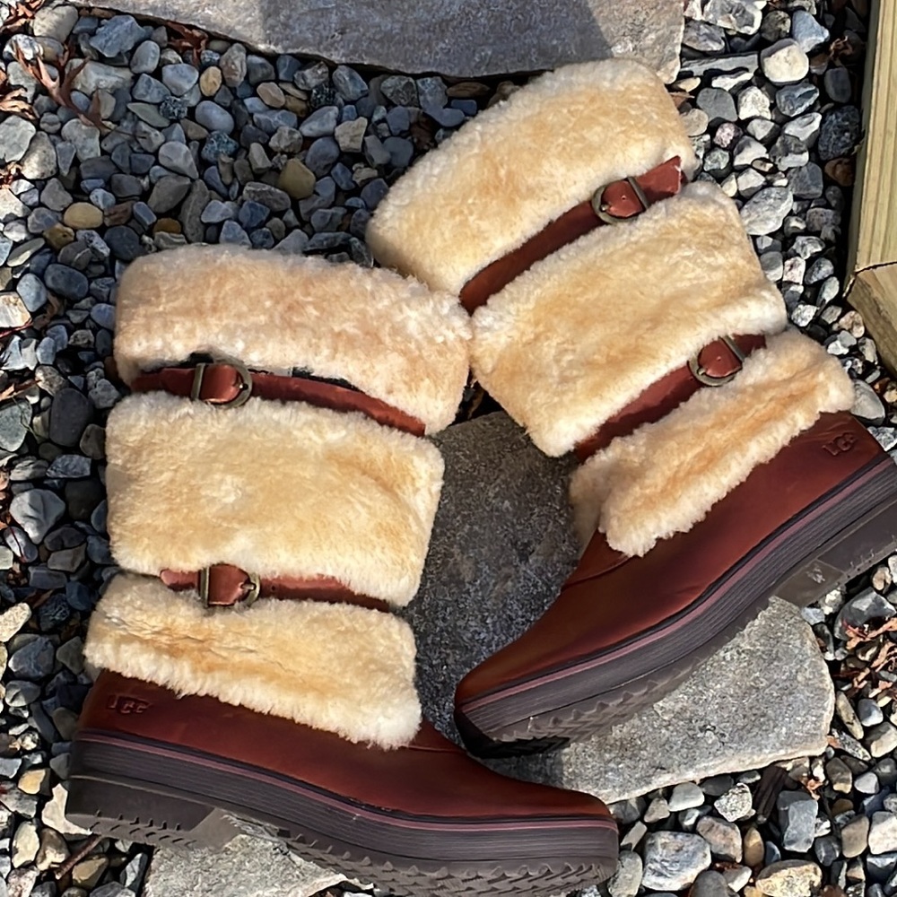 UGG Lilyan Boots - Picture 4 of 15